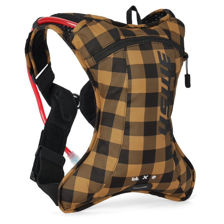 mochila-de-hidratacao-uswe-outlander-xc-2l-flannel-hydration-pack-bronze-front