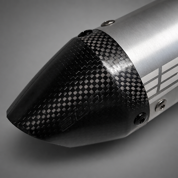 Detalhe do bocal em carbono da ponteira BUD Racing
